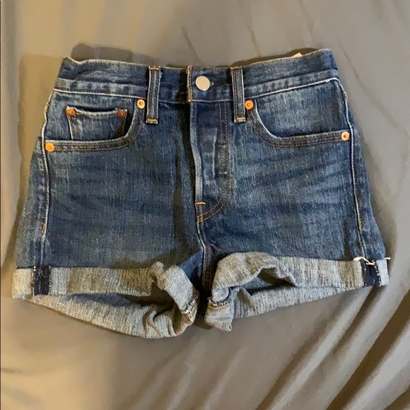 levis size 24 equivalent